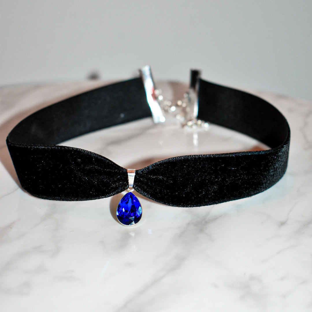 Black Velvet choker